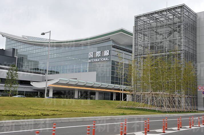 週刊新潮 日本ハム社長 電撃辞任の真相は 空港アテンダントへのセクハラ事件